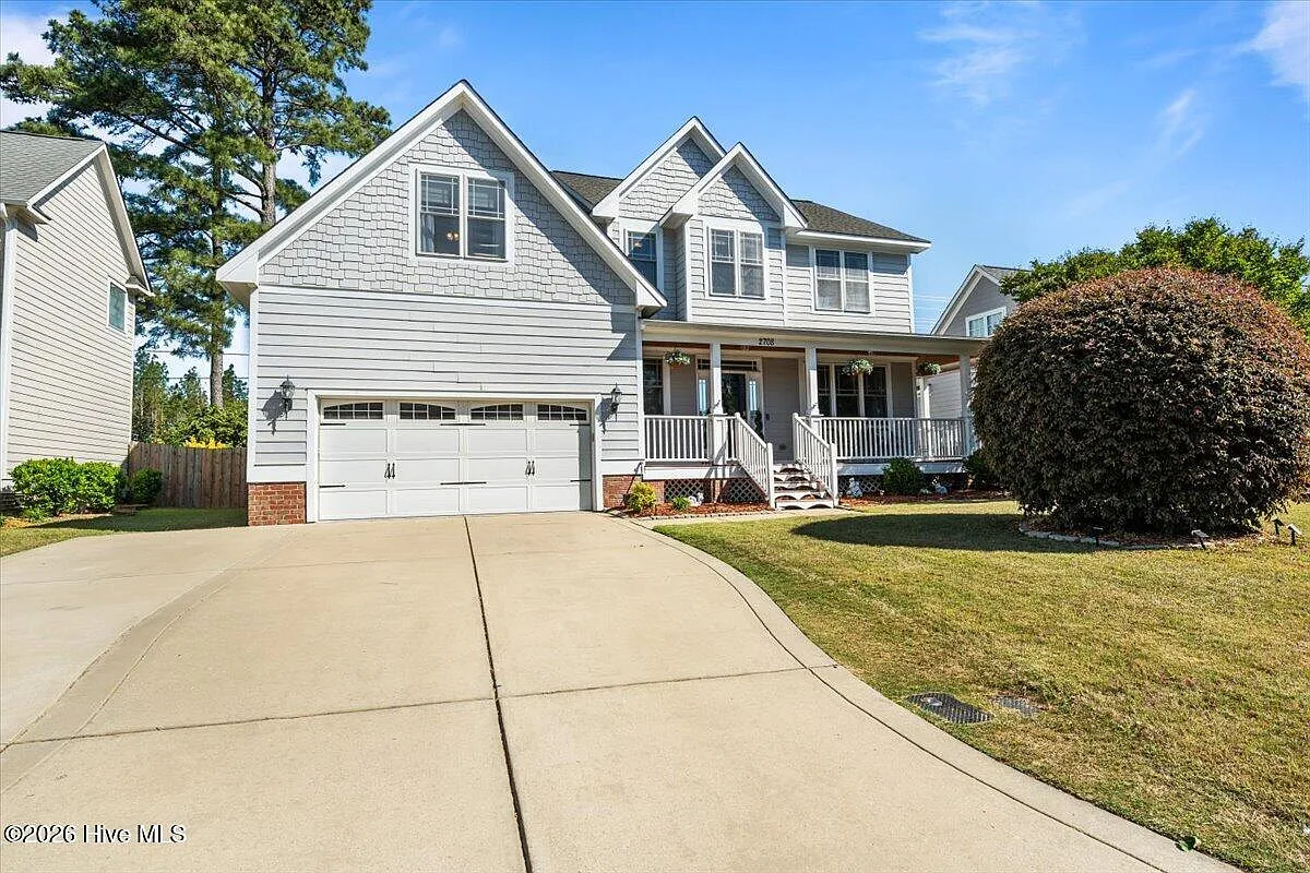 4 bed, 3.5 bath, 2603 sqft, $2,400 — Photo 1