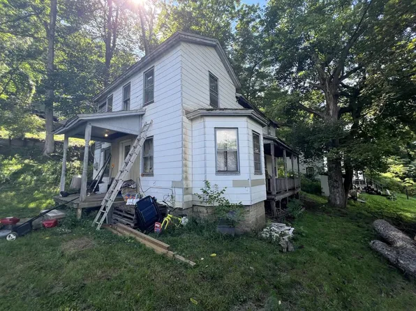 1348 Sassafrass St, Franklin, PA 16323