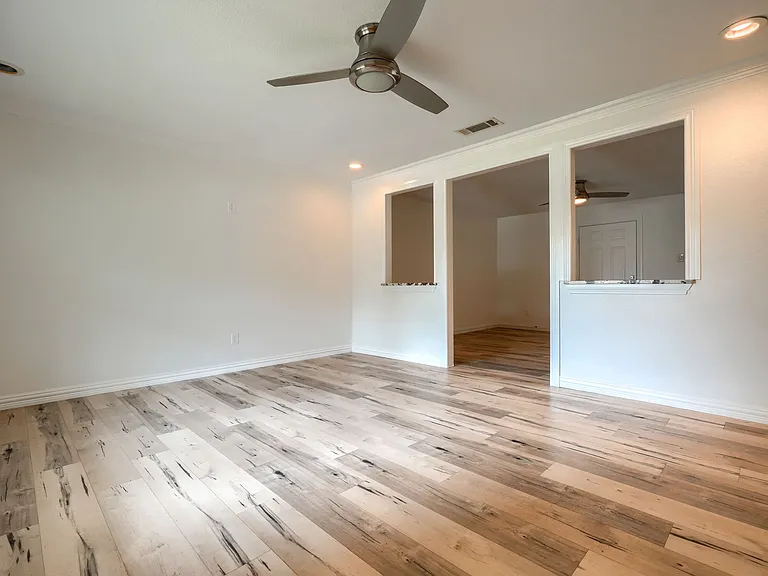 1246 Woodburn Trl — Photo 4