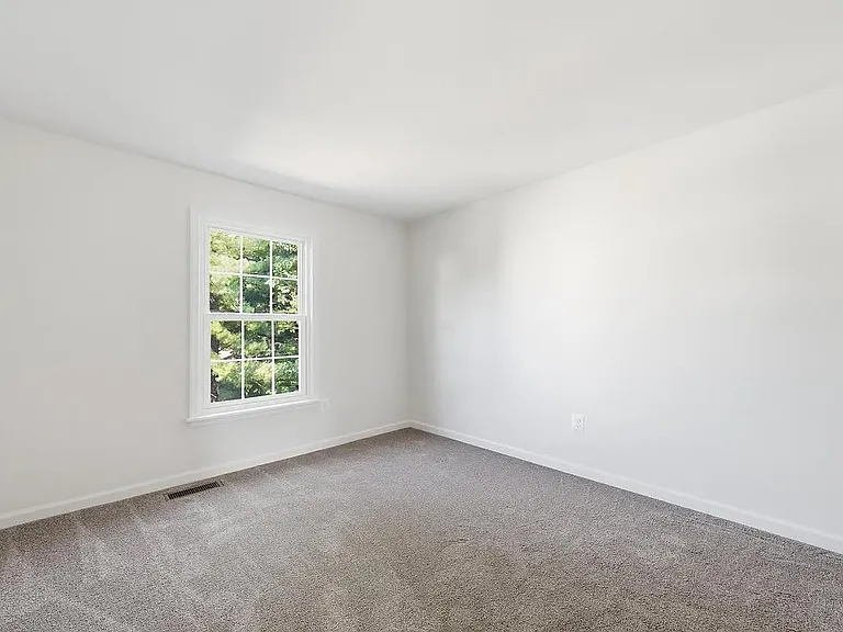 1622 Jennings Ct — Photo 5