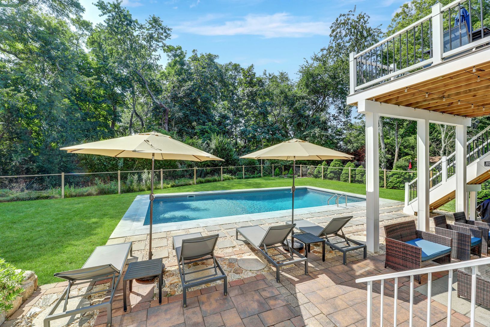  Patio for Lounging & Dining