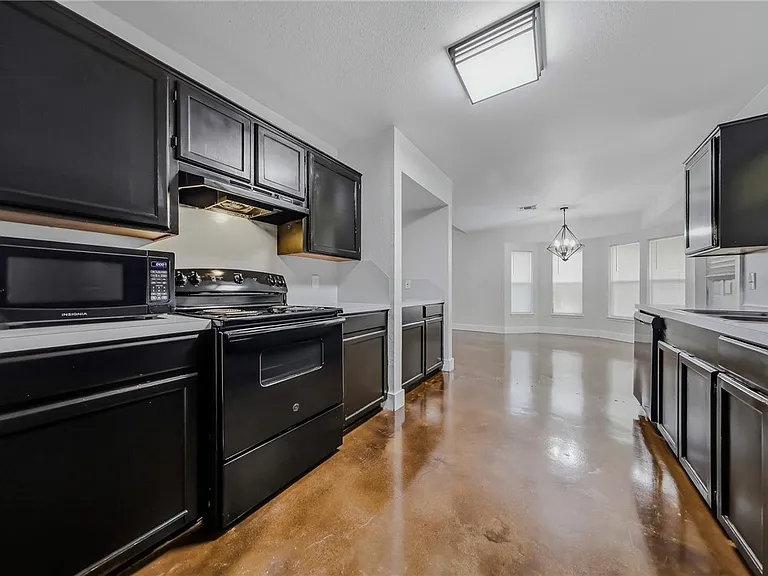 3029 Twin Creek Dr — Photo 7