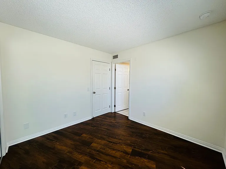10520 National Blvd — Photo 16