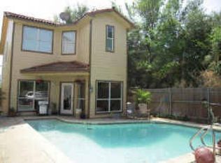 821 W Rochelle Rd, Irving, TX 75062