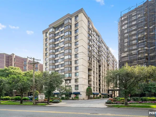 326 Prospect Ave APT 8J, Hackensack, NJ 07601