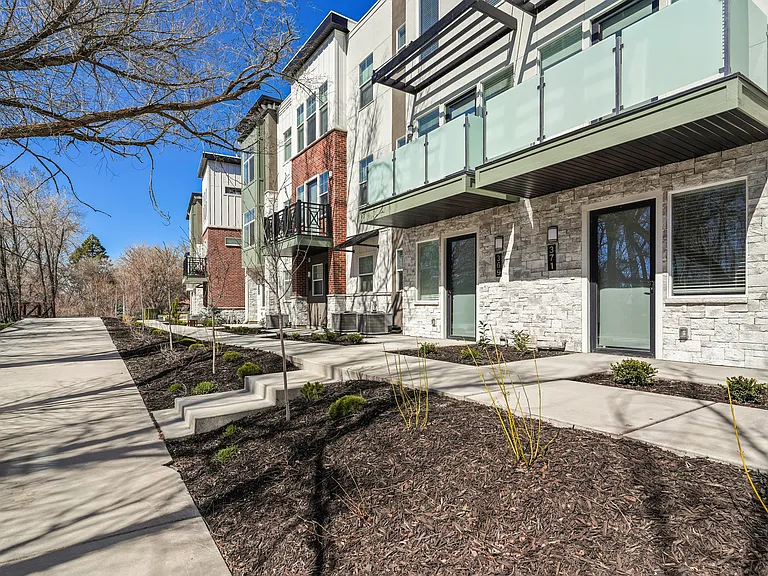 Current by Lotus Townhomes — Photo 10