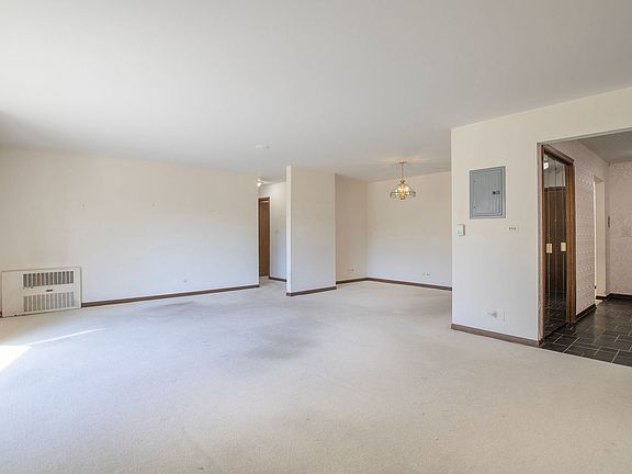 4th image of 2500 Archbury Ln APT 1A