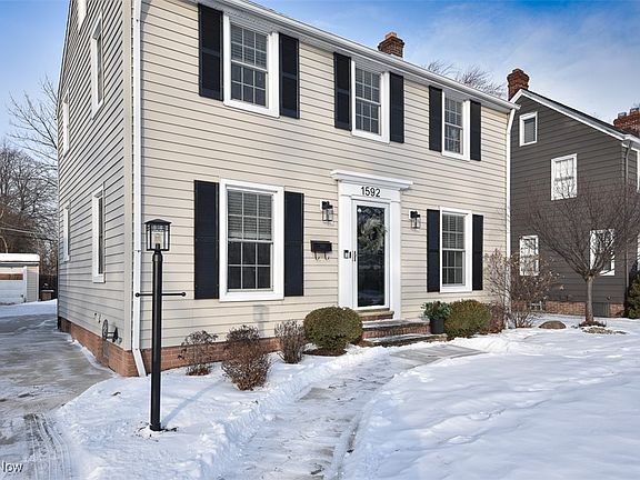 3rd image of 1592 Rockland Ave