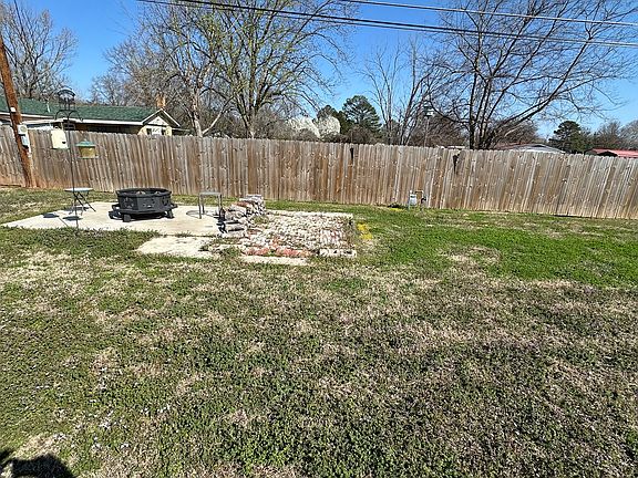 4th image of 130 Jensen St