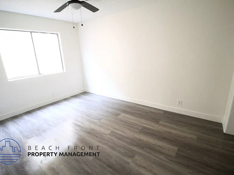 11503 Menlo Ave — Photo 11