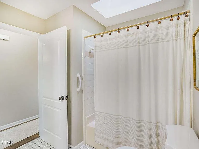 8107 Heritage Woods Ln — Photo 23