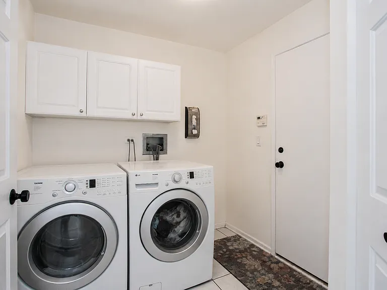 2070 Morningview Dr — Photo 16