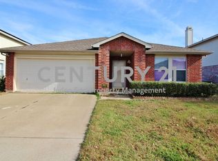 2936 Santa Sabina Dr, Grand Prairie, TX 75052