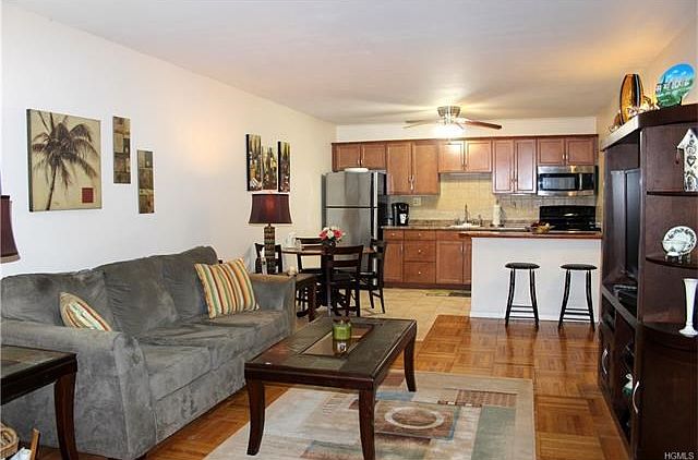 Welcome to this delightful first floor home at Stonegate.