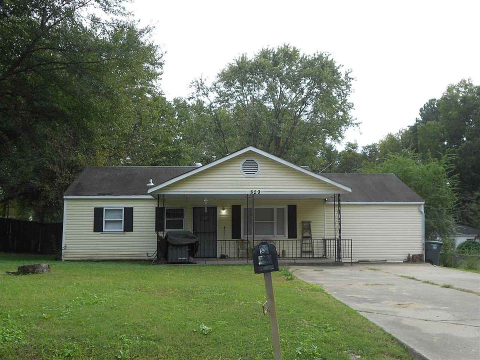 1st image of 829 Carrolton Ave