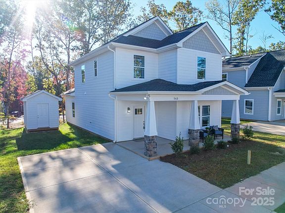 4th image of 563 Geneva Cir