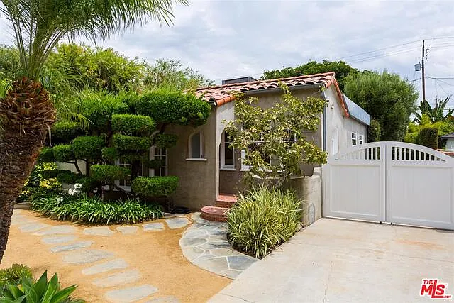4306 Mildred Ave — Photo 2
