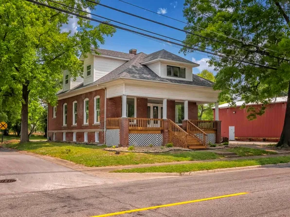 912 E Main St, Marion, IL 62959