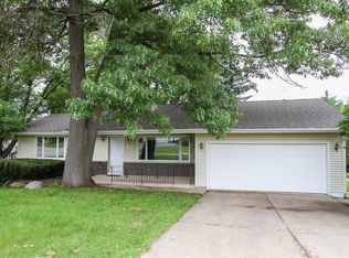 924 Wiltshire Dr, McHenry, IL 60050