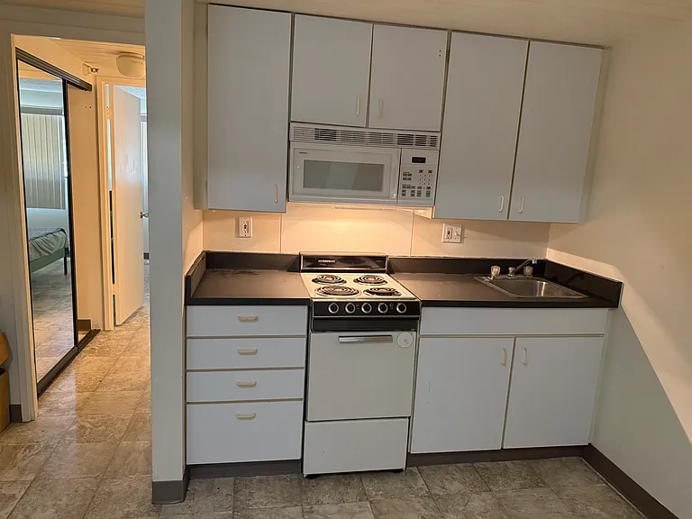 full kitchen