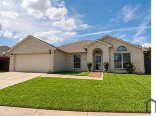 1919 Lennox Ln, Arlington, TX 76018