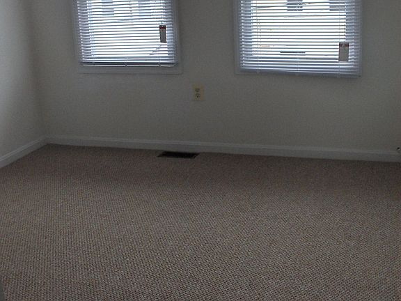 Rear Bedroom new carpet