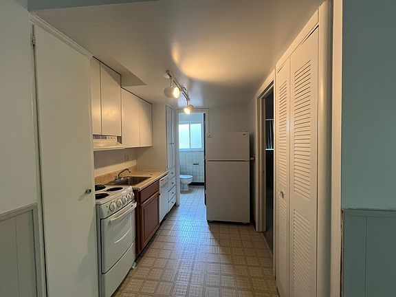 3rd image of 711 E Kingsley St APT 8