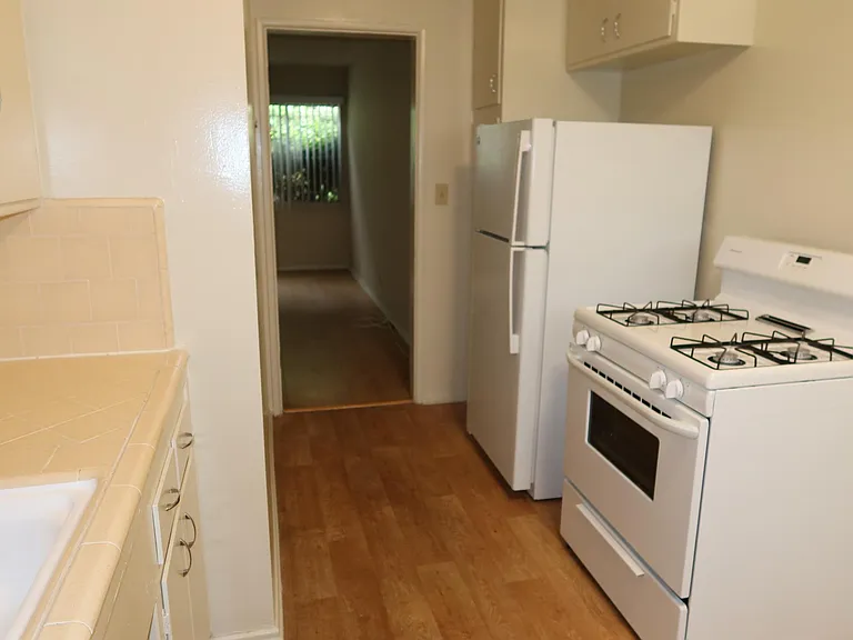 1162 N Gardner St #3 — Photo 6