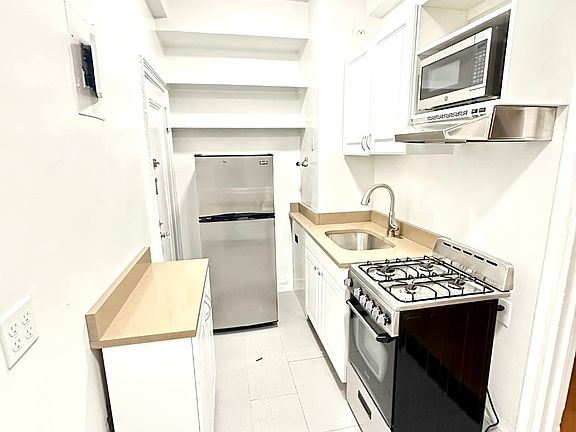 5th image of 37 W 72nd St APT 15C