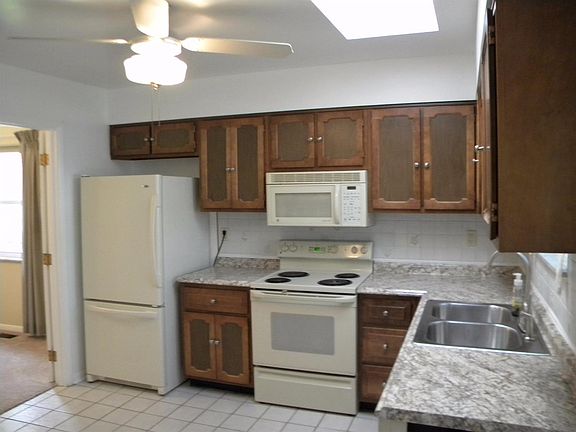 3rd image of 552 Bessinger Dr