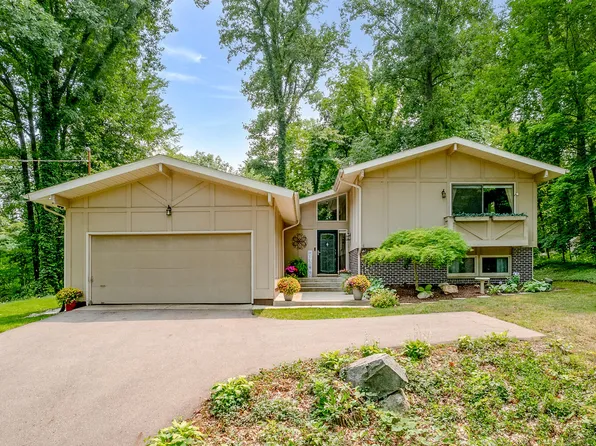 150 S Lake Doster Dr, Plainwell, MI 49080