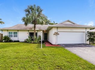 20654 Carousel Cir W, Boca Raton, FL 33434