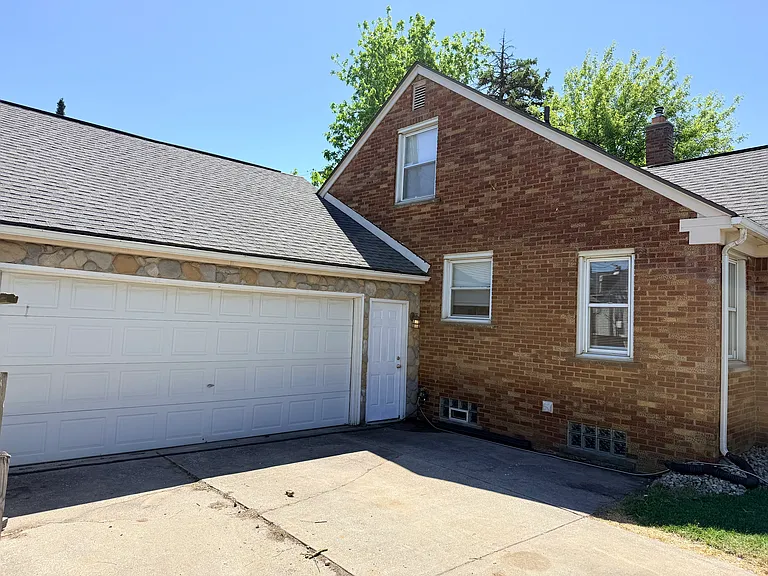 11442 Inkster Rd — Photo 2