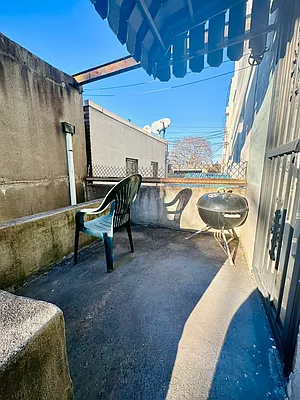 Rented by Zikos Realty Services | media 13