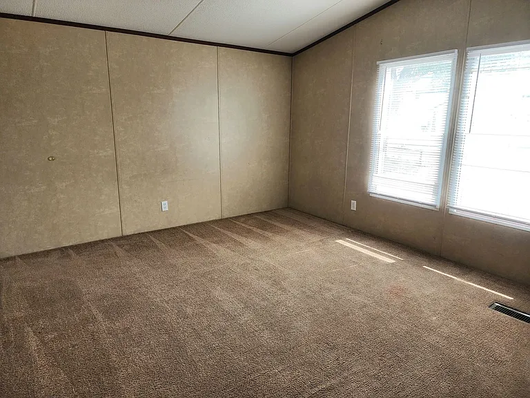 413 N Avenue K — Photo 18