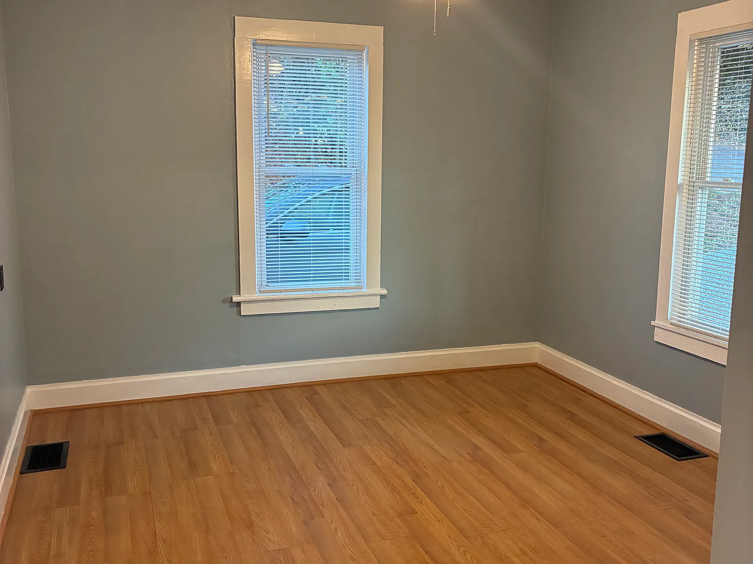 3 bed, 1.5 bath, 1500 sqft, $950 — Photo 2
