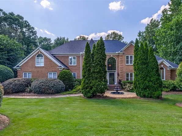 501 Spaulding Lake Dr, Greenville, SC 29615