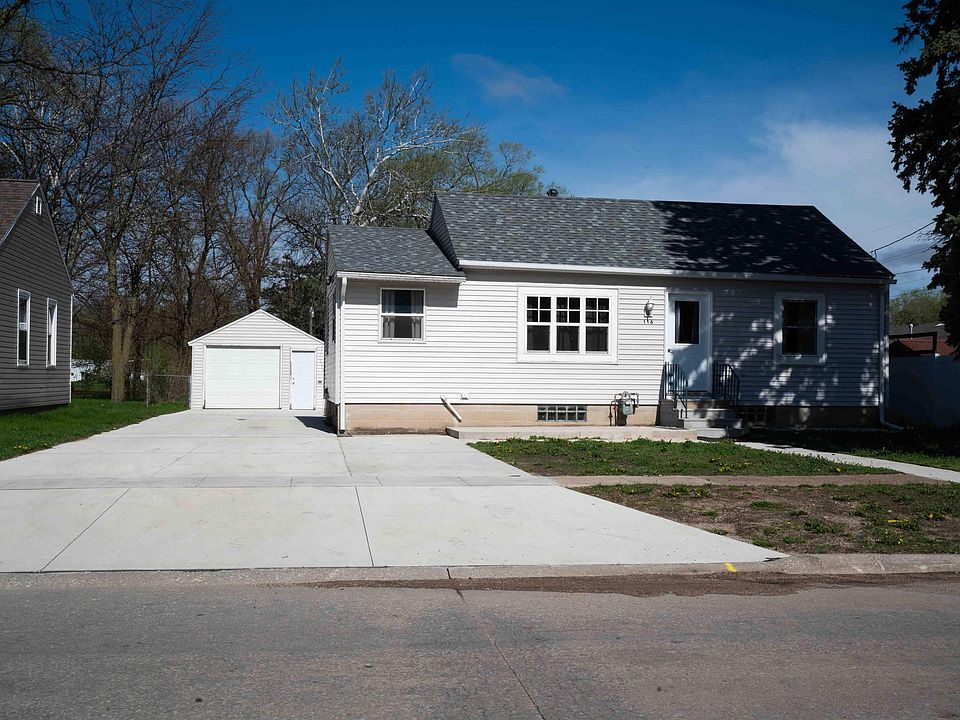 1st image of 116 Lawrence Ave