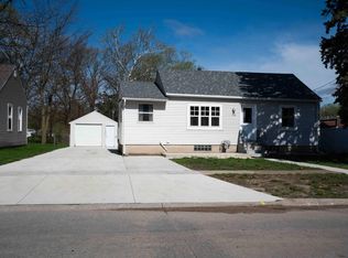 116 Lawrence Ave, Evansdale, IA 50707