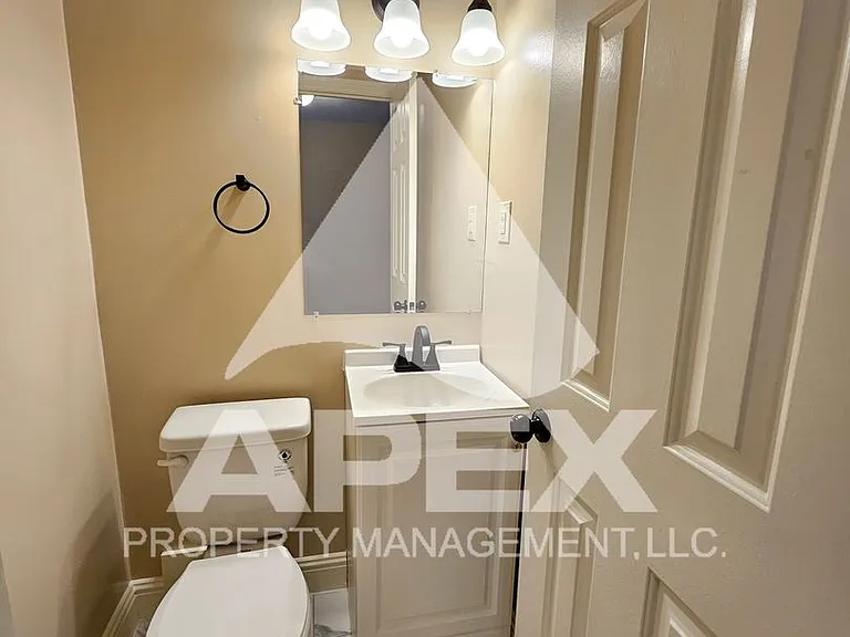 7306 Deane Hill Dr — Photo 28
