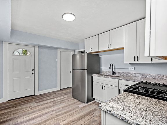 4th image of 1816 Wesley St