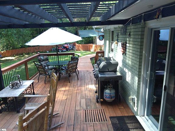 3rd image of 309 Asbury Cir