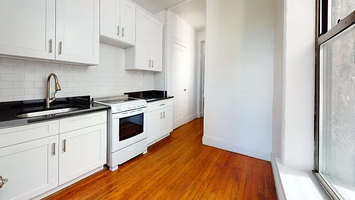 Rented by Bond New York | media 22