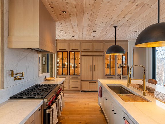 5th image of 8119 Sawtooth Road