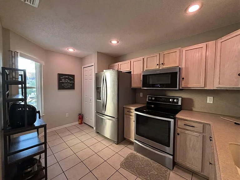 2487 Saint Augustine Blvd — Photo 4