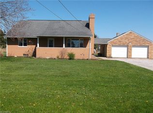 226 N Lynnwood Dr, Magnolia, OH 44643