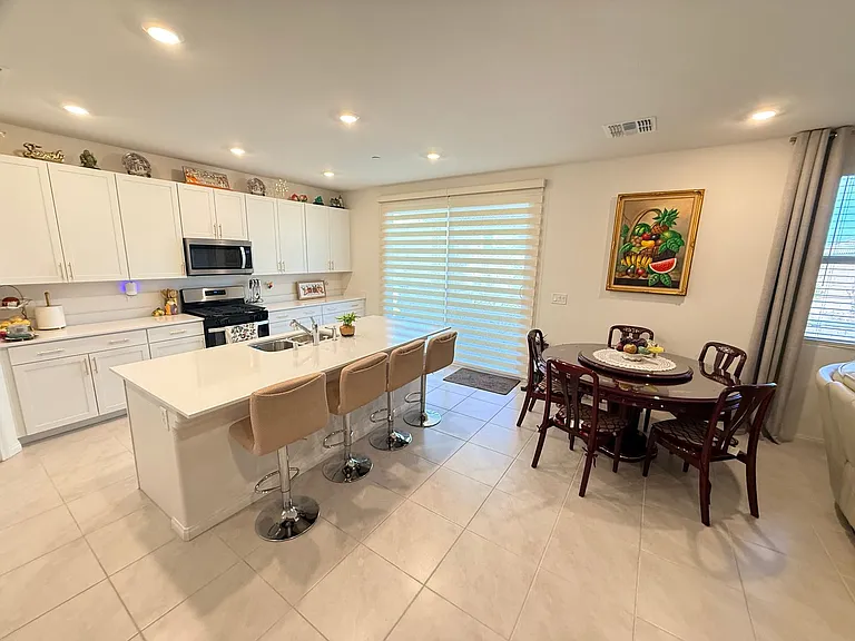 10854 Gentle Crest Ave — Photo 9