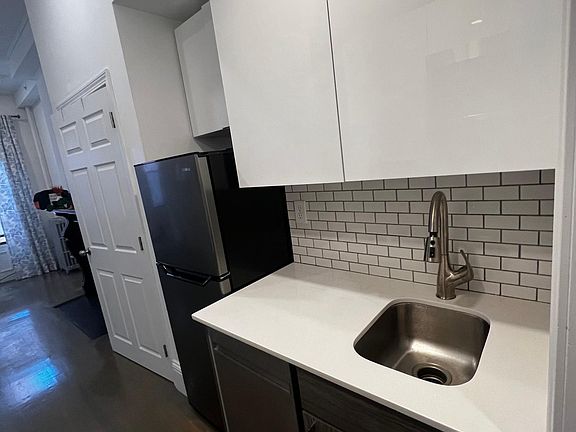 5th image of 266 Newbury St Floor 2