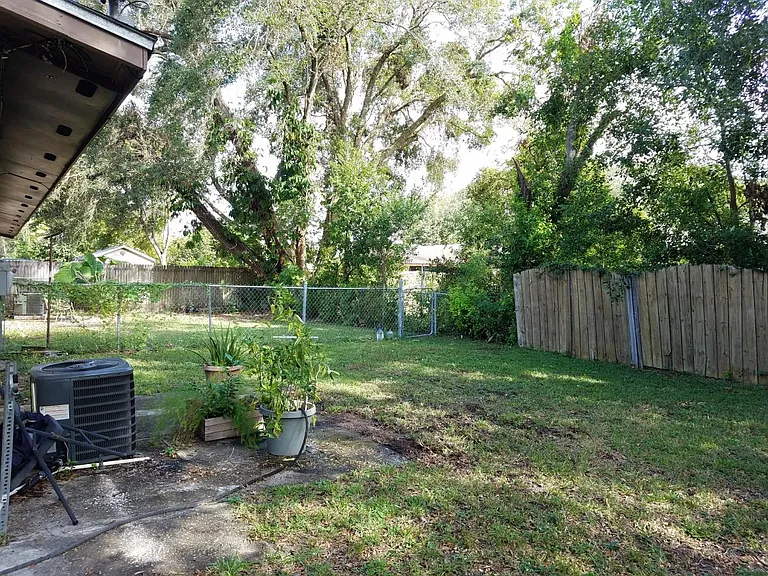 1823 Chamberlin St — Photo 5