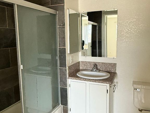 5th image of 715 S Oxford Ave APT 302